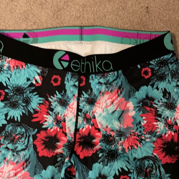 Ethika workout leggings, size medium, NWOT - Picture 2 of 2